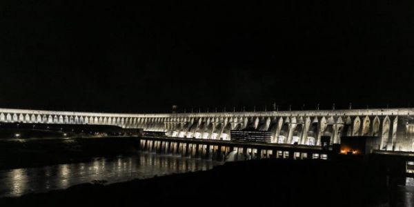 Itaipu Iluminada